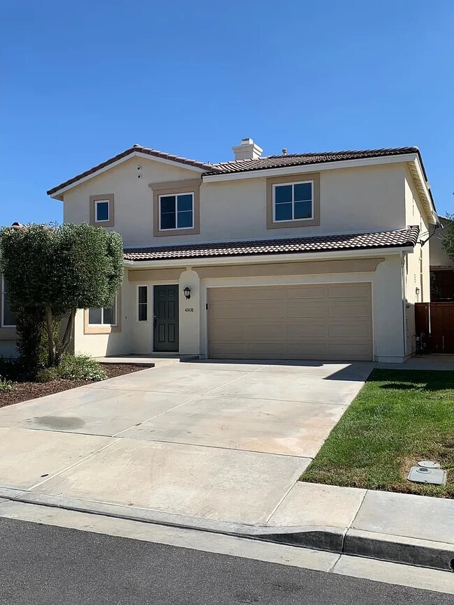 Corner Lot, 3 Car Tandem Garage - 41438 Ashburn Rd