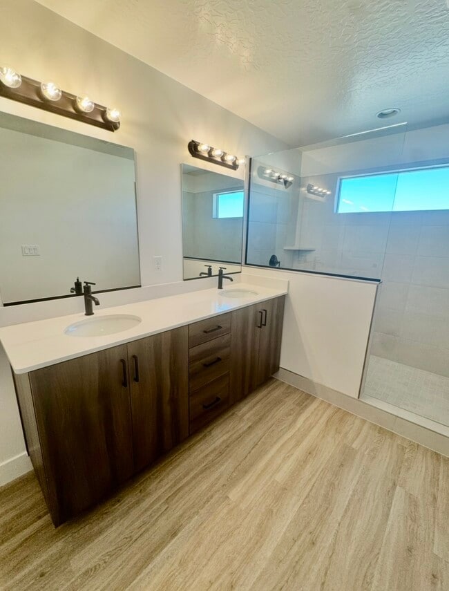Building Photo - 5706 S Weehawken Ln