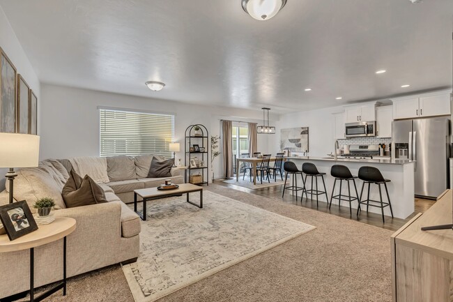 Building Photo - 5176 W Duet Dr