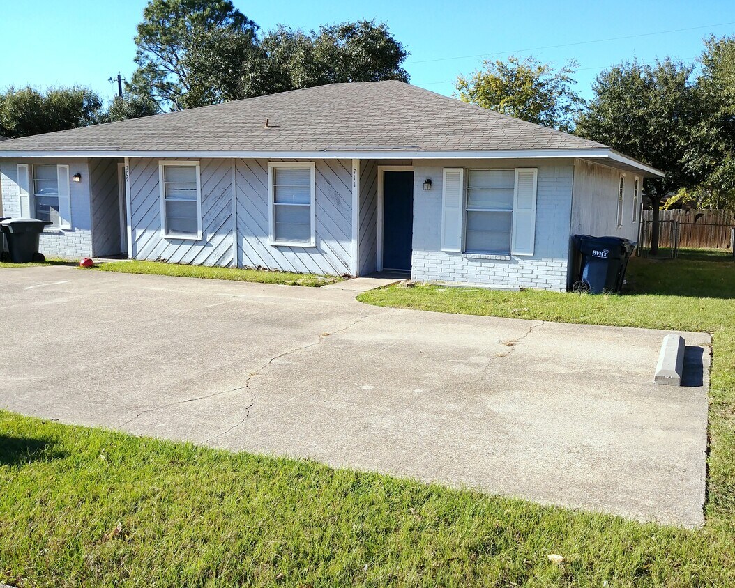 717 San Saba Dr, College Station, TX 77845 House Rental in College