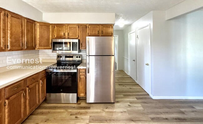 Foto del edificio - 4155 Spring Flower Ct