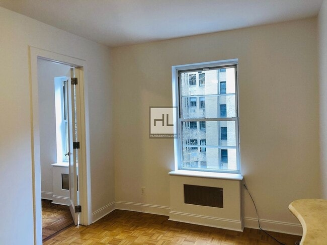 Building Photo - EAST 72 STREET