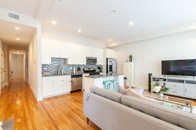 Foto del edificio - 3507 N Wilton Ave