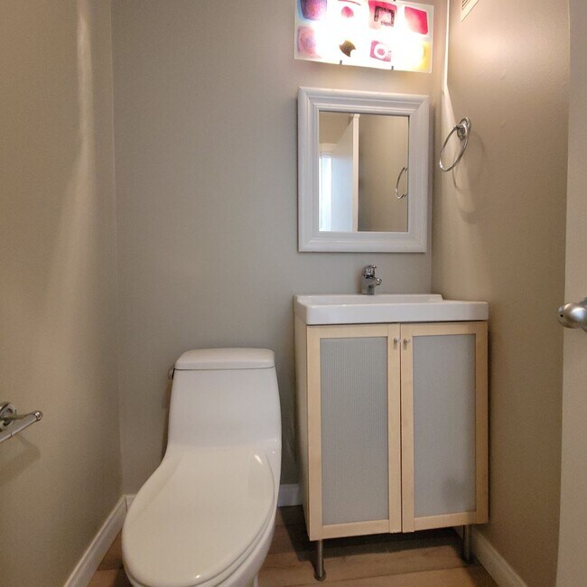 Foto del edificio - Coastal Condo for Rent in Del Mar – Beachside Living at Its Best