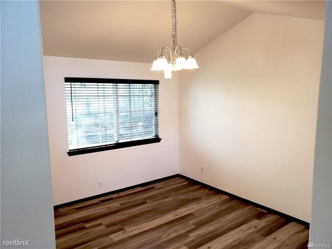 Building Photo - 3 br, 2.5 bath House - 13017 Southeast 279...