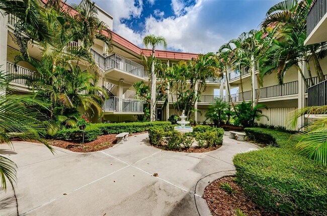 Foto del edificio - 2700 Bayshore Blvd