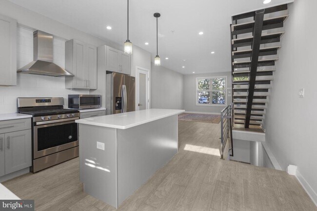 Foto del edificio - 1744 Vineyard St
