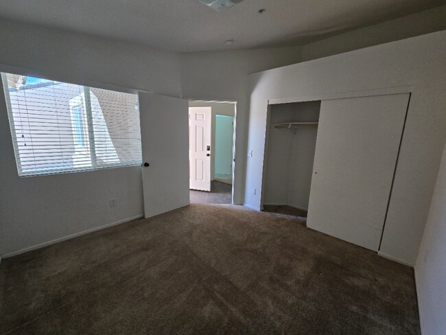 Foto del edificio - 7416 E 37th Pl