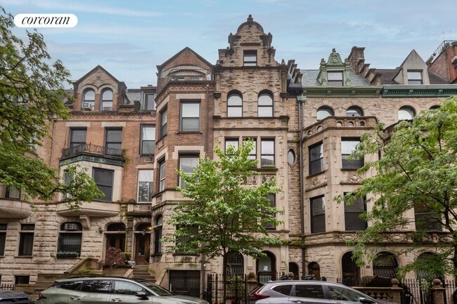 Building Photo - 64 W 87th St