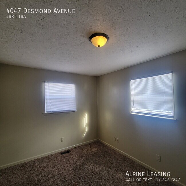 Foto del edificio - 4047 Desmond Ave