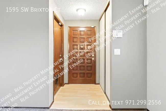 Building Photo - 1595 SW Brixton Ct