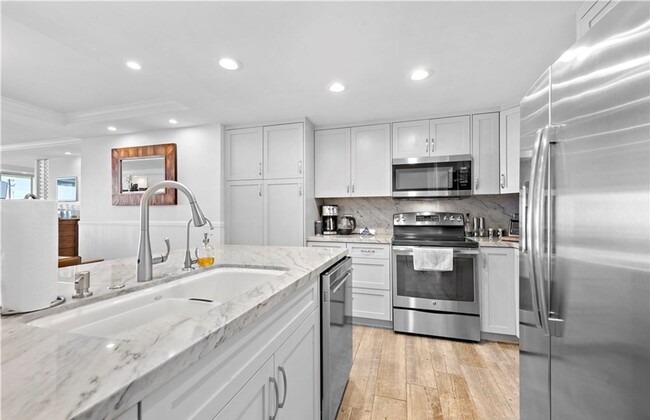 Foto del edificio - Beachfront Coastal Condo in Oceanside – In...