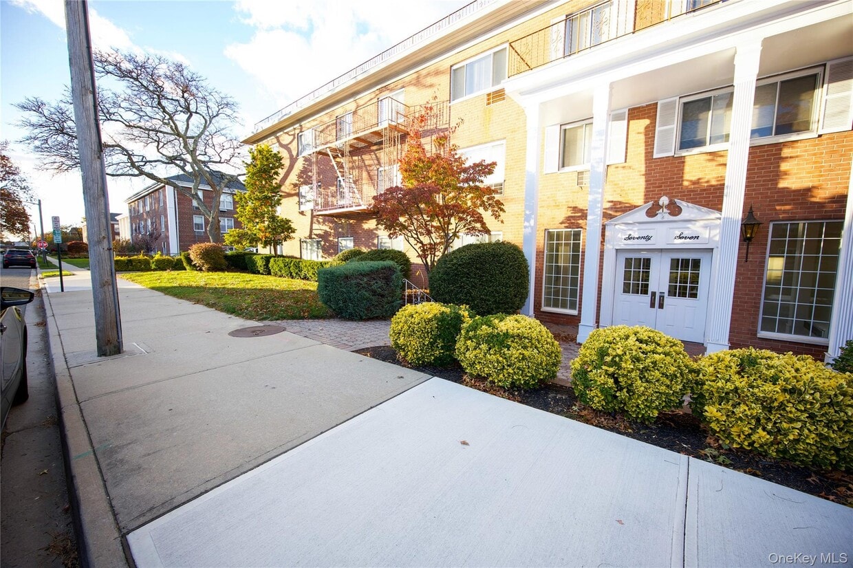 Foto principal - 77 Lenox Rd