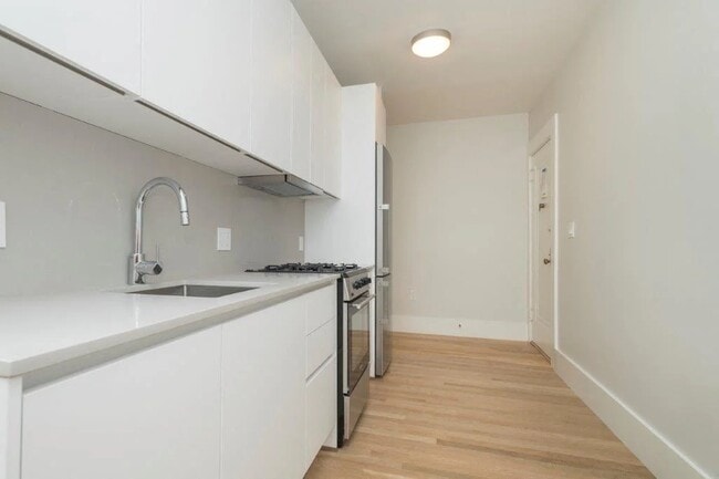 Foto del edificio - 260 Chestnut Hill Ave