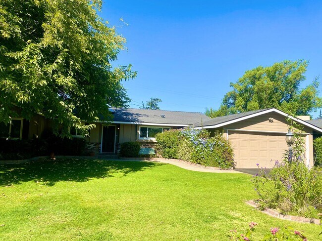 Building Photo - 3 br, 2 bath House - 454 W Twain Ave