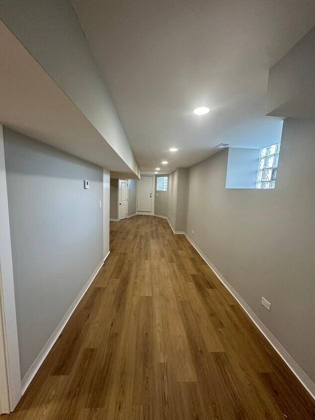 Foto principal - 867 E Pershing Rd