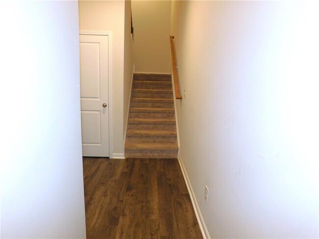 Foto del edificio - 1626 Halbrook Pl SW