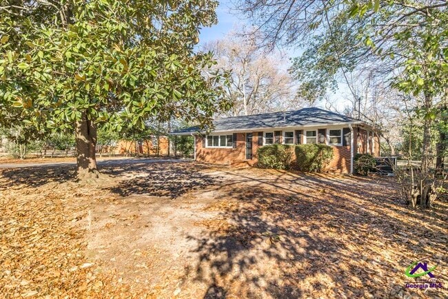 Building Photo - 718 Oakview Square