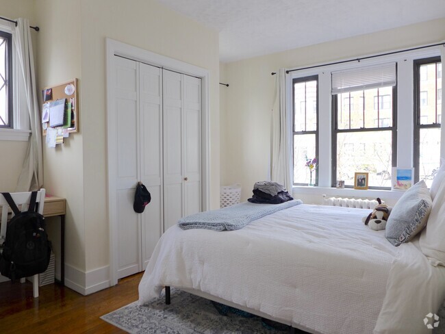 Building Photo - 14 Medfield St