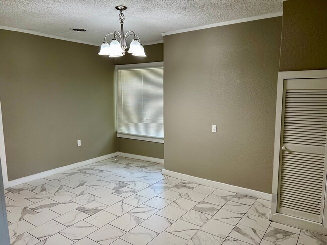 Building Photo - West End Home For Rent!