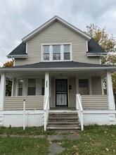 Building Photo - 2840 E 122nd St