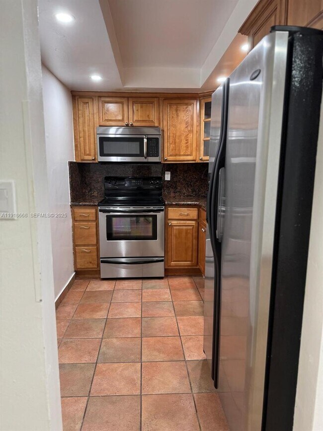 Foto del edificio - 5731 NW 37th St