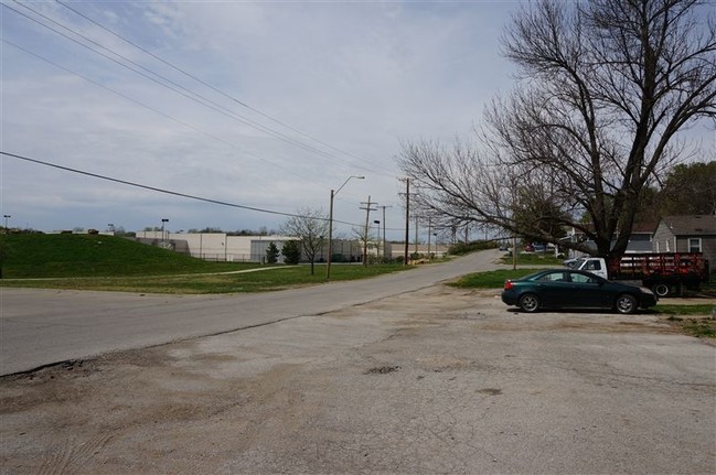 Foto del edificio - 4225 NE Winn Rd