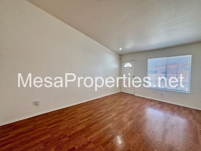 Foto del edificio - 12423 San Dimas St