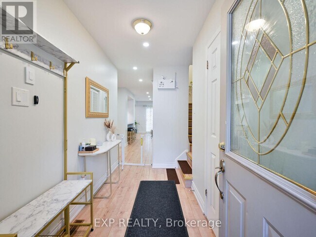 Building Photo - 3351 Hornbeam Crescent