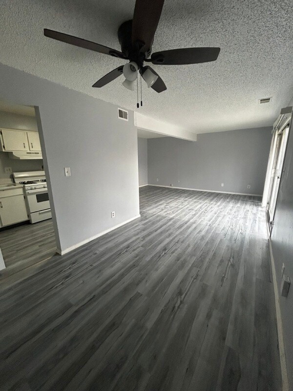 Building Photo - 3309 Wood Ave
