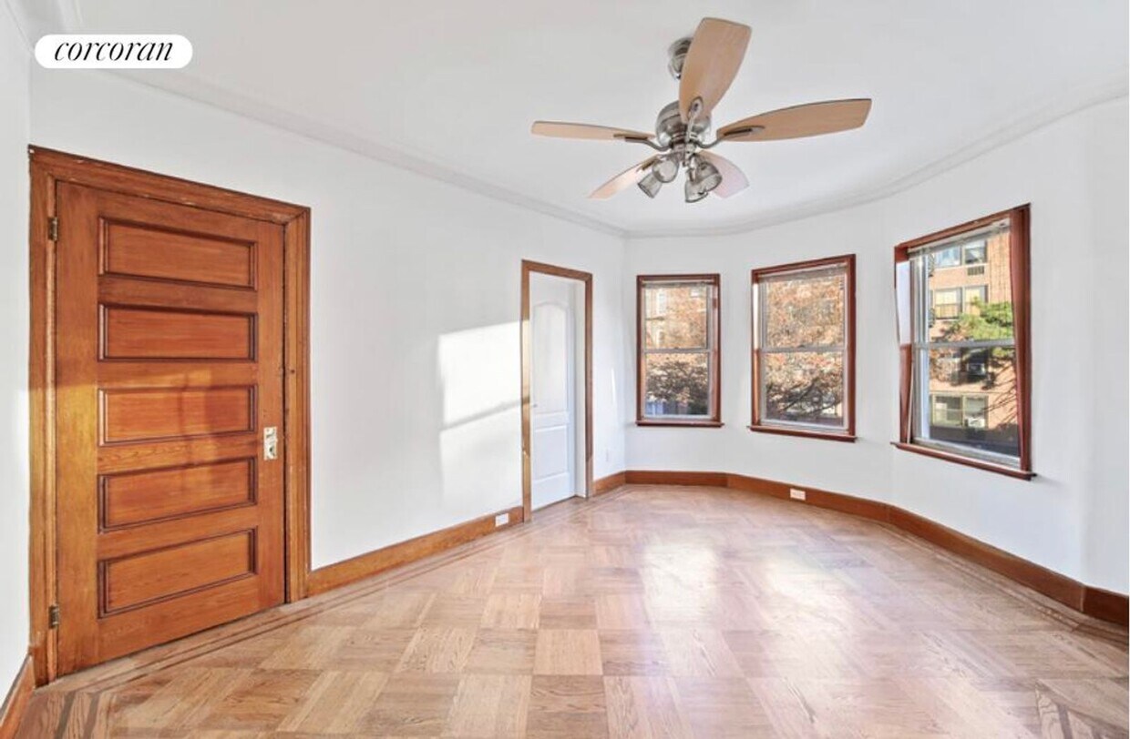 Primary Photo - 402 E 16th St