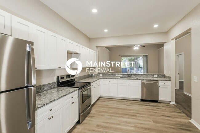 Foto del edificio - 3 Bedroom Pet-Friendly Home in LAKELAND, FL with Main Street Renewal