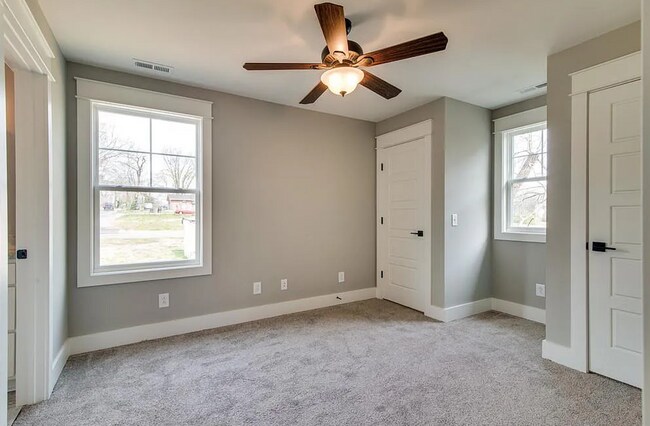 Foto del edificio - 3 Bed/2.5 Bath-Modern Home-Minutes from Downtown