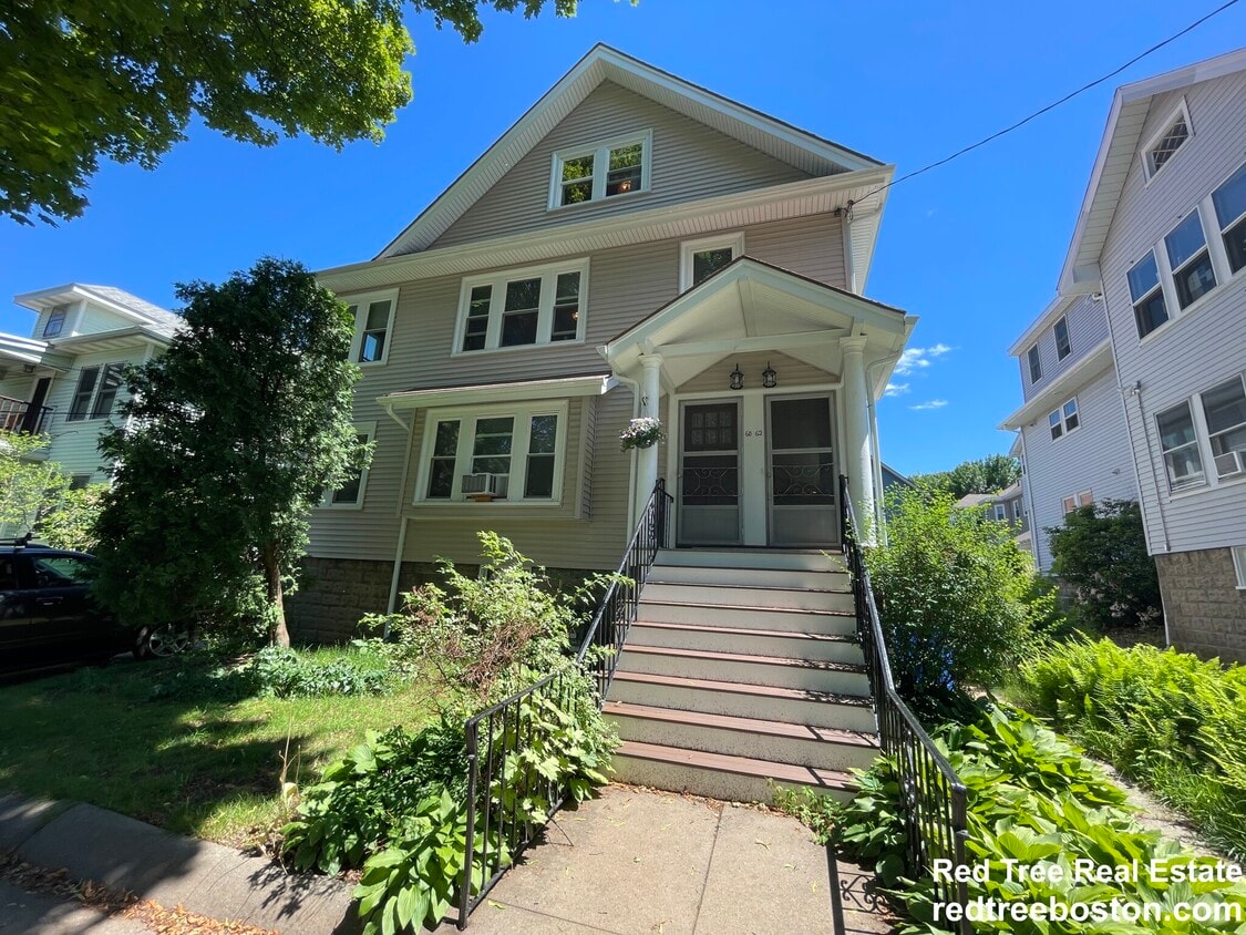 Building Photo - 62 Newport St