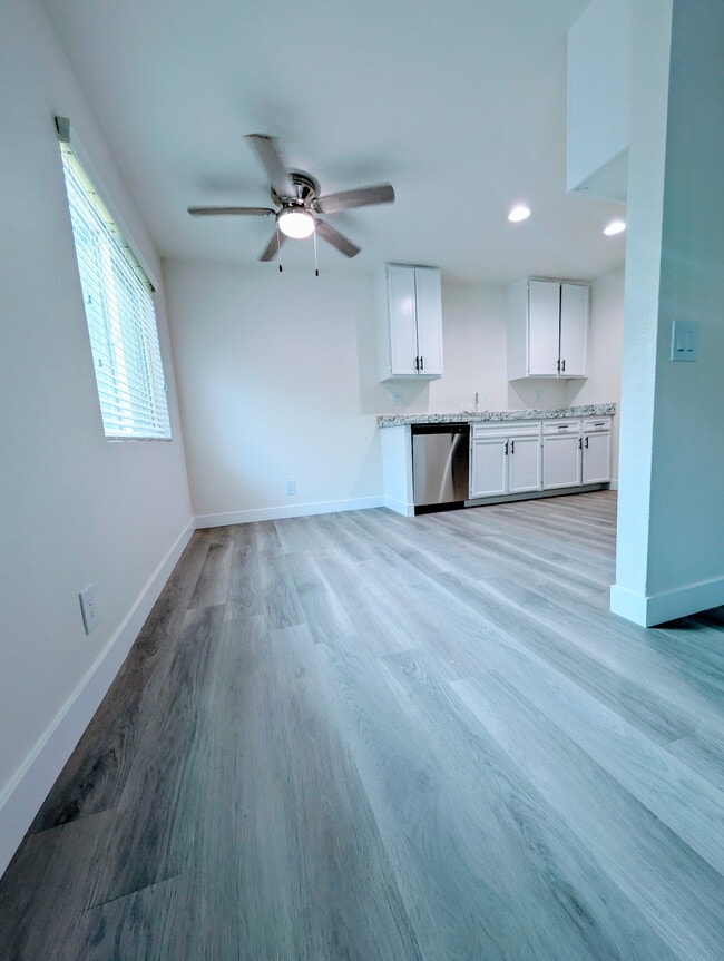 Building Photo - Parc Mountain View Apartments