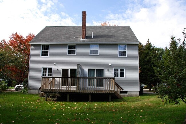 Building Photo - 18 Fairfield Rd