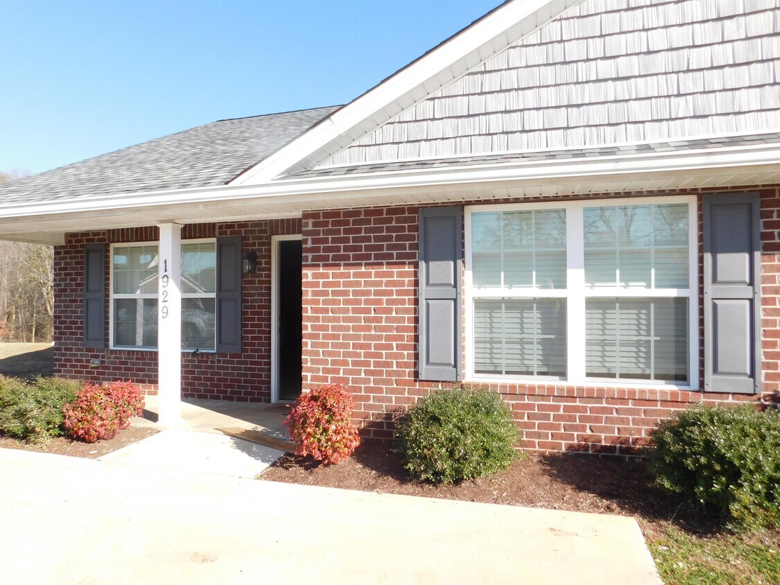 1929 Co Rd 561, Athens, TN 37303 House Rental in Athens, TN