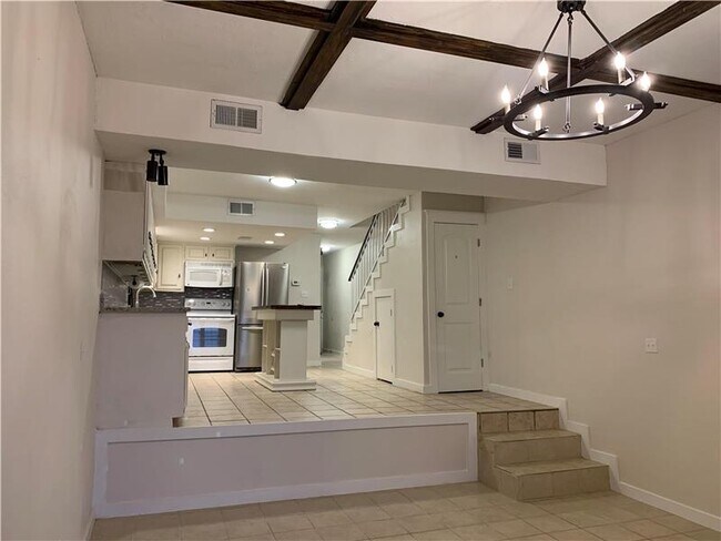 Foto del edificio - 3922 Mediterranean St