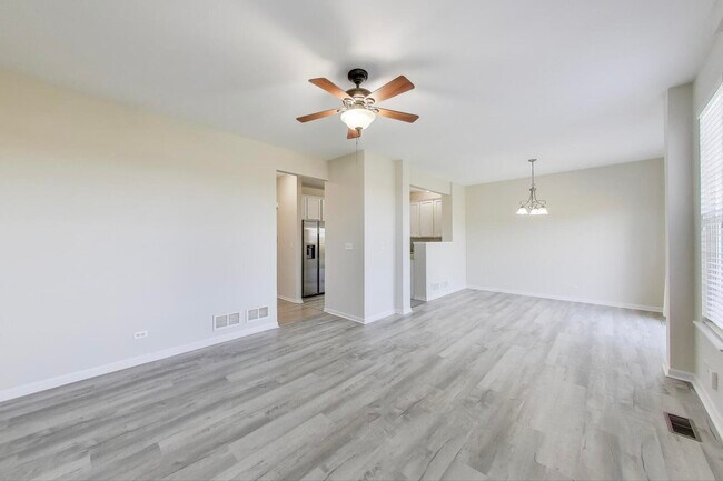 Building Photo - 23927 McMullin Cir