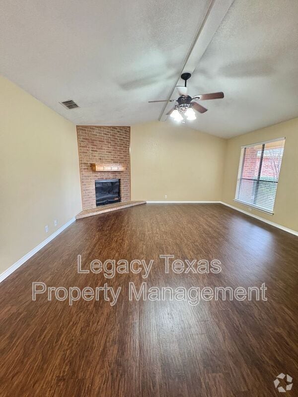 Building Photo - 1208 Lindsey Ln
