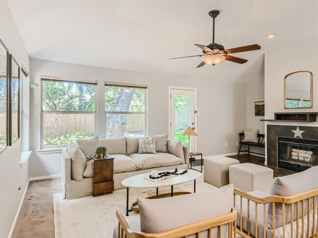 Building Photo - 5804 Lomita Verde Cir