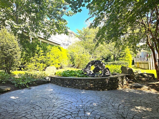 Foto del edificio - Incredible 4BR, 4.5BA Luxury Bethesda Home!!
