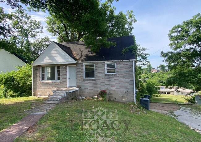Photo - 2229 Maplecrest Dr House