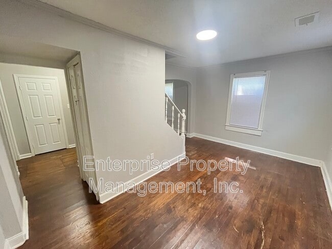 Building Photo - 2447 Twain Ave
