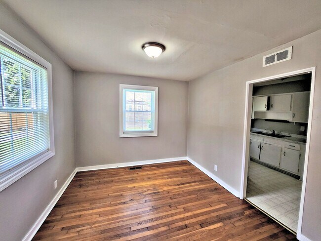 Foto del edificio - Two Bedroom Townhouse