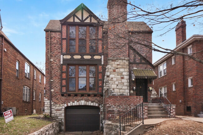 Building Photo - 7108 Tulane Ave