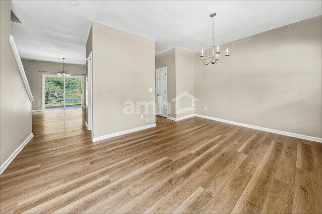Foto del edificio - 218 Spinel Ln