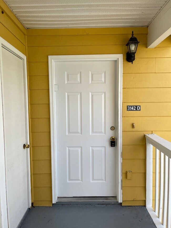 Foto del edificio - Charming 3-Bedroom, 2-Bath Condo in the Ga...