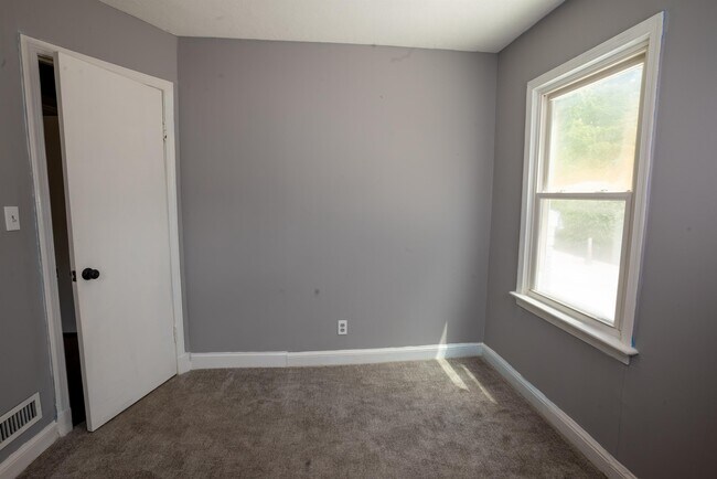 Foto del edificio - 3314 Edgewood Rd