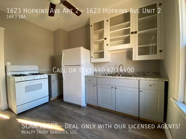 Building Photo - Cozy 1 Bedroom 1 bath ideal for first home...